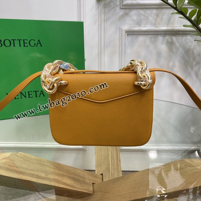 Bottega veneta高端女包 KF0021 寶緹嘉金棕色荔枝紋肩背女包 BV2021新款V字蓋頭鏈條女包  gxz1334